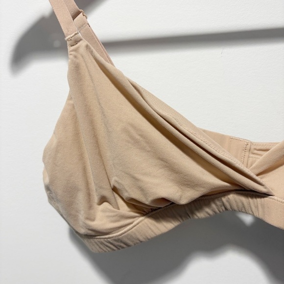 SKIMS Crossover Bralette Size Large Tan Fits Everybody No Underwire Soft V Neck - Picture 9 of 15